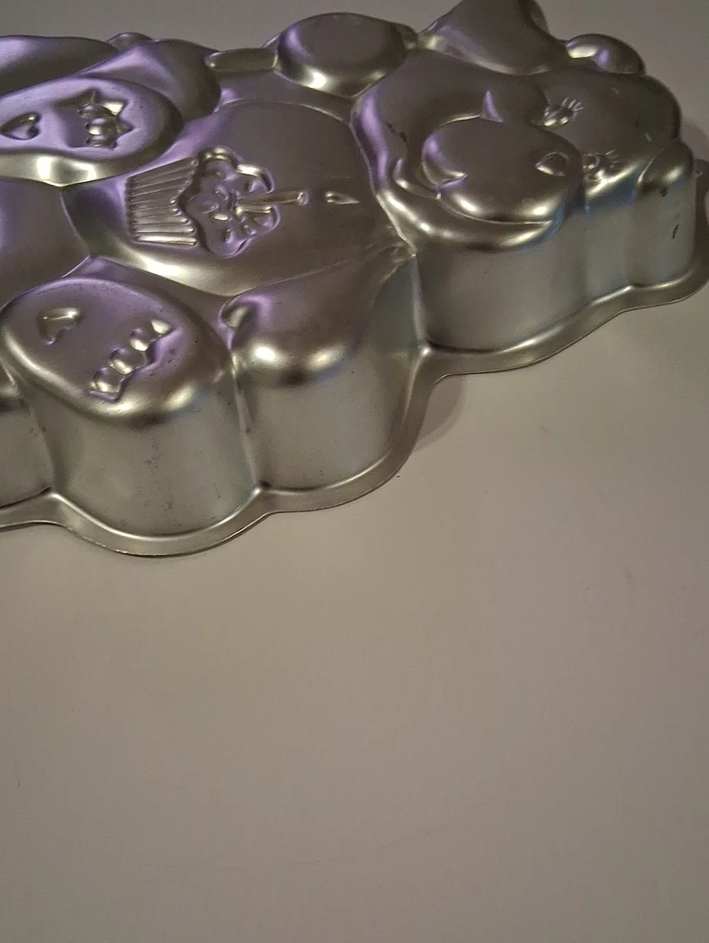 1983 Care Bear Cake Pan Used